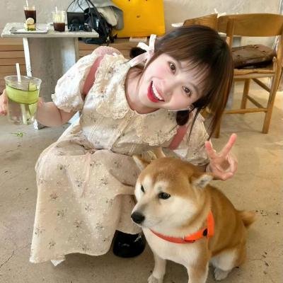 蕾哈娜内衣秀 封面